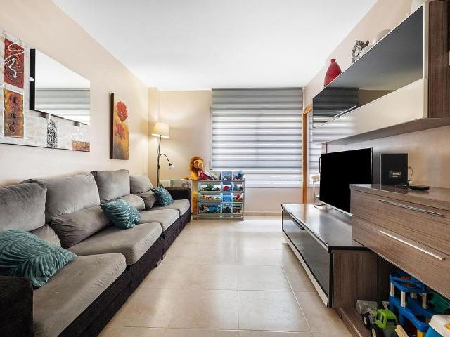 Piso en venta en calle Montcalm, Girona, de 130 m² 3 habitaciones por 249.000