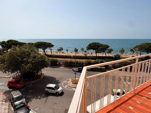 Piso en venta en calle Moragas i Barret, Pineda de Mar, de 76 m² 3 habitaciones por 220.000