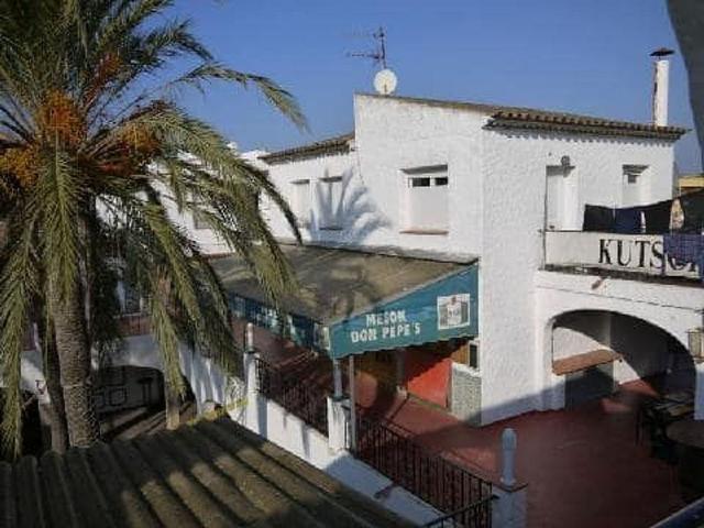 Piso en venta en calle Moxo, Castelló d´Empúries, de 64 m² 1 habitación por 112.200