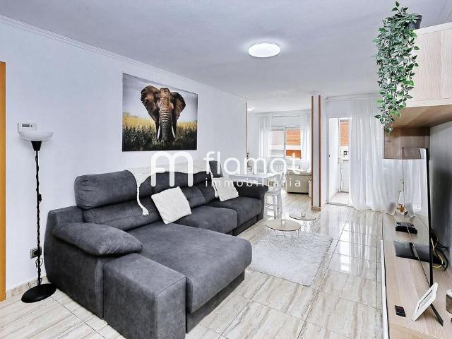 Piso en venta en calle Napols, Santa Coloma de Gramanet, de 70 m² 3 habitaciones por 239.000