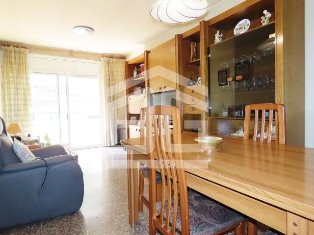 Piso en venta en calle Navarra, Granollers, de 75 m² 4 habitaciones por 260.000
