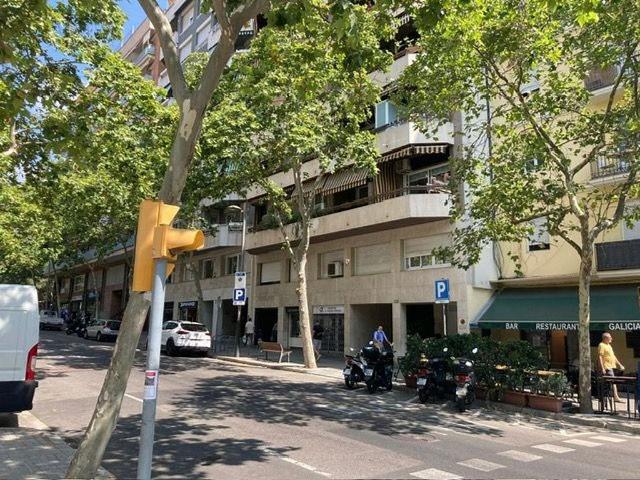 Piso en venta en calle Nicaragua, Barcelona, de 90 m² 4 habitaciones por 650.000
