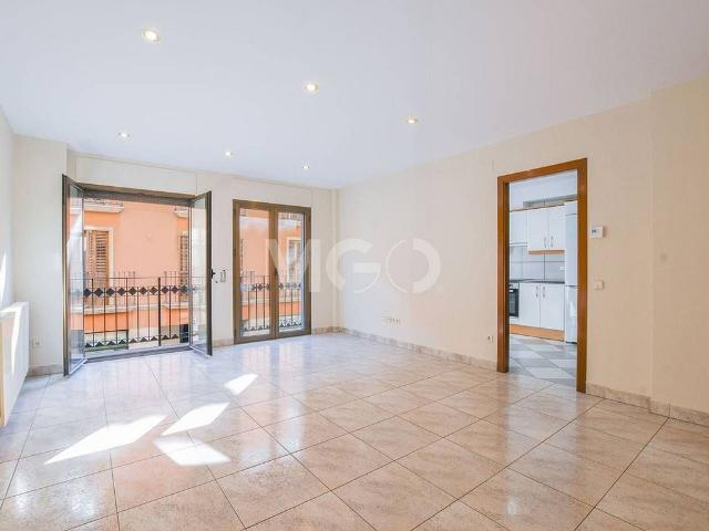 Piso en venta en calle Nou, Vic, de 79 m² 3 habitaciones por 255.000