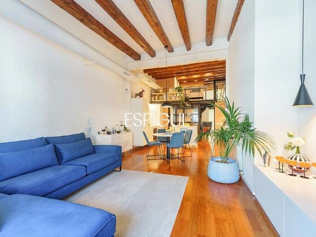 Piso en venta en calle Nou de la Rambla, Barcelona, de 72 m² 2 habitaciones por 498.000