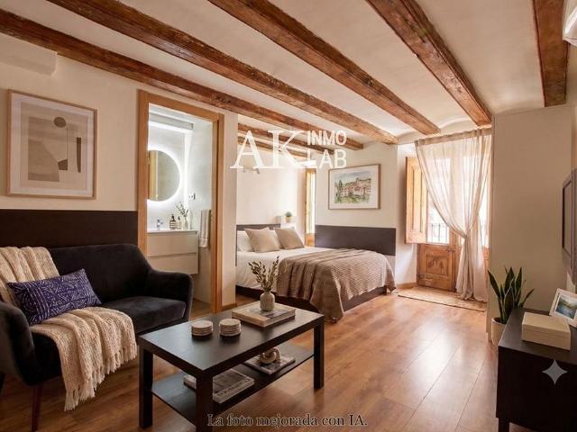 Piso en venta en calle Nou de la Rambla, Barcelona, de 81 m² 2 habitaciones por 260.000