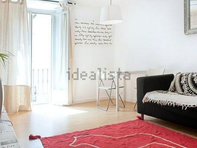 Piso en venta en calle Nou de la Rambla, Barcelona, de 90 m² 3 habitaciones por 270.000
