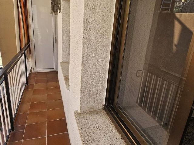 Piso en venta en calle Nou Pins, Barcelona, de 57 m² 3 habitaciones por 225.000