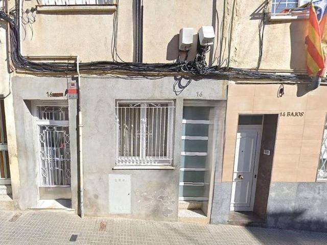 Piso en venta en calle Osca, Terrassa, de 90 m² 3 habitaciones por 85.000