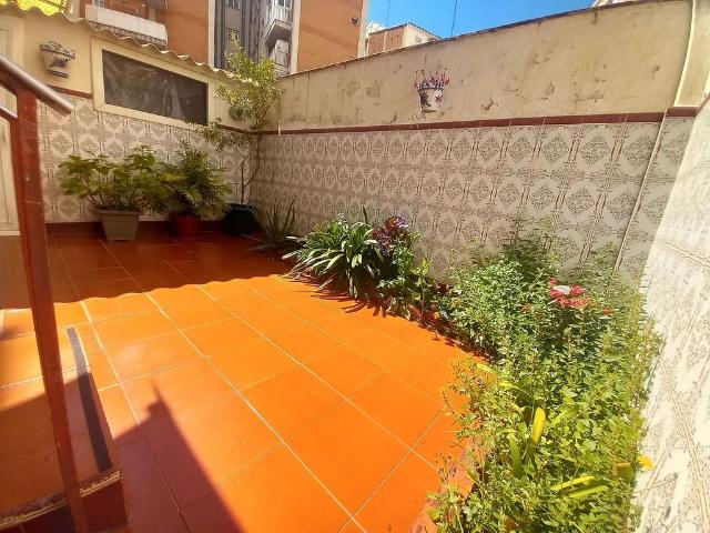 Piso en venta en calle Ausias March, Badalona, de 58 m² 3 habitaciones por 130.000