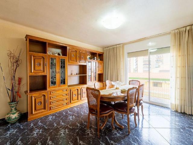 Piso en venta en calle Abat Escarre, Rubí, de 78 m² 4 habitaciones por 249.000