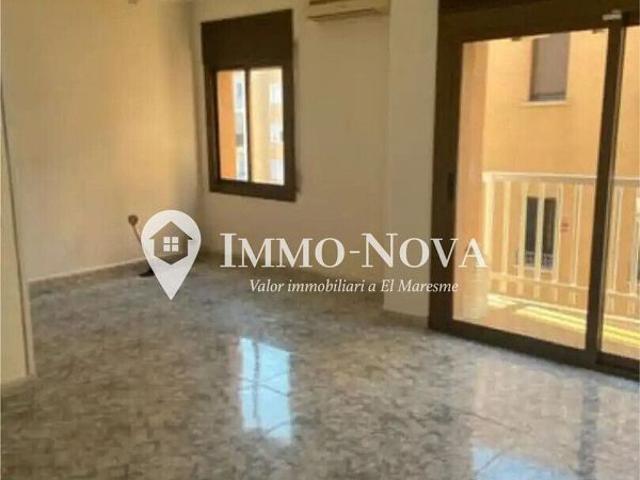 Piso en venta en calle Abat Marcet, Mataró, de 87 m² 4 habitaciones por 280.000
