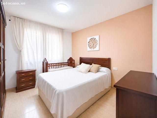 Piso en venta en Calle Adelfa, 21