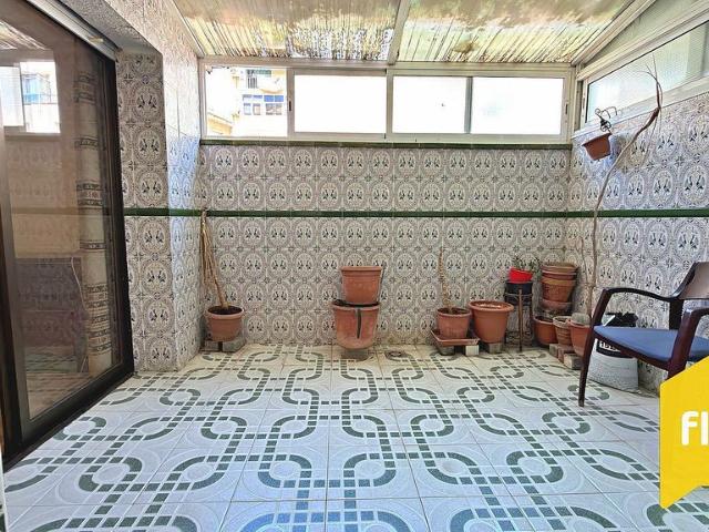 Piso en venta en calle Aguileres, Santa Coloma de Gramanet, de 63 m² 2 habitaciones por 189.000