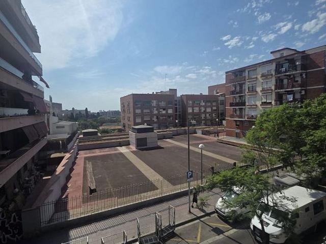 Piso en venta en calle Alcudia, Barcelona, de 49 m² 2 habitaciones por 265.000