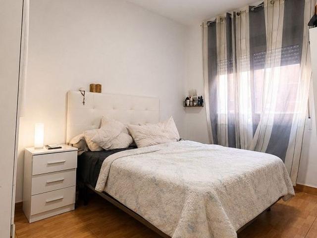 Piso en venta en calle Amapolas, Hospitalet de Llobregat, L´, de 60 m² 3 habitaciones por 189.000