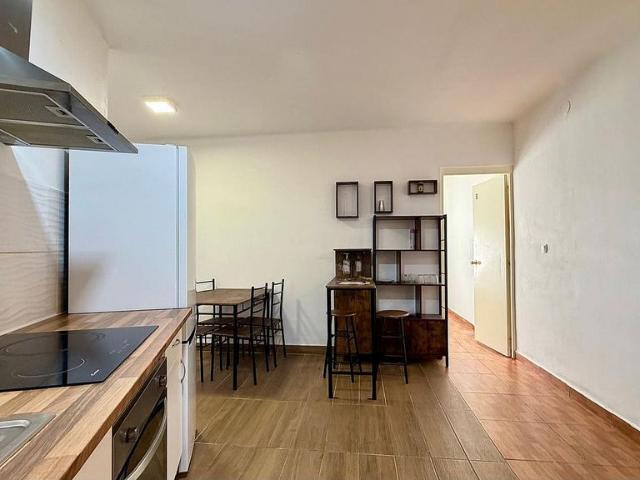 Piso en venta en calle Amapolas, Hospitalet de Llobregat, L´, de 64 m² 3 habitaciones por 194.000