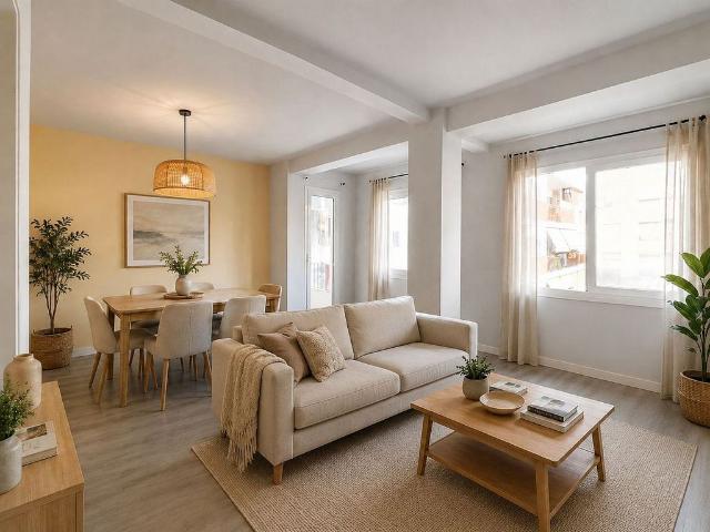 Piso en venta en calle Amapolas, Hospitalet de Llobregat, L´, de 73 m² 3 habitaciones por 189.000