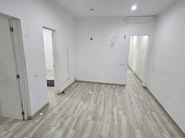 Piso en venta en calle Amapolas, Hospitalet de Llobregat, L´, de 78 m² 4 habitaciones por 179.000