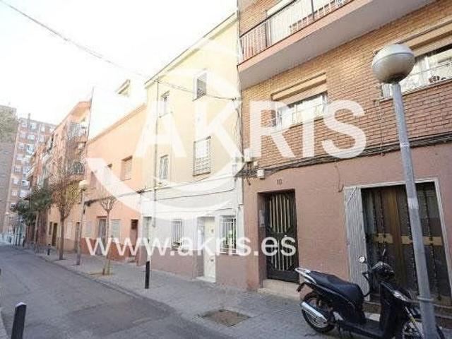 Piso en venta en calle Ample, Badalona, de 67 m² 2 habitaciones por 129.000
