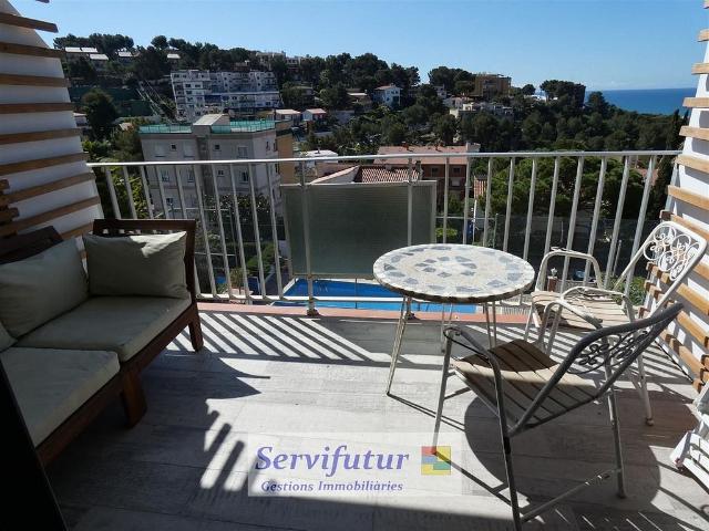 Piso en venta en calle Antoni Gaudi, Castelldefels, de 55 m² 2 habitaciones por 310.000