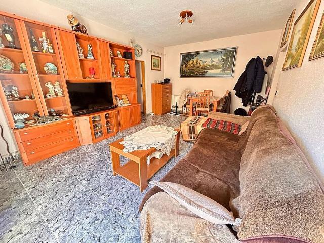 Piso en venta en calle Aprestadors Dels, Sabadell, de 87 m² 3 habitaciones por 179.000