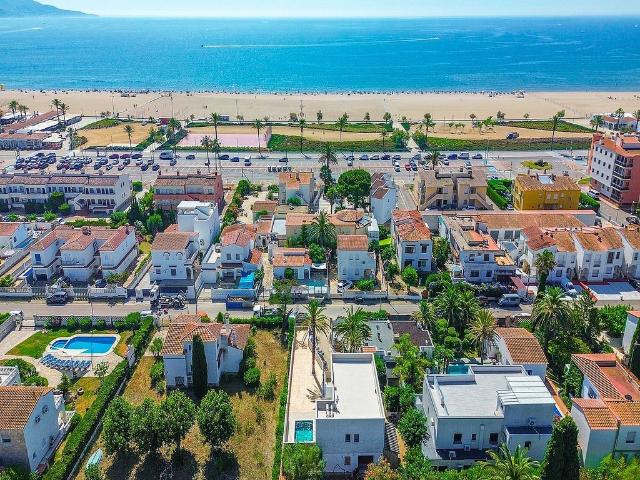 Piso en venta en calle Badia, Castelló d´Empúries, de 109 m² 3 habitaciones por 480.000