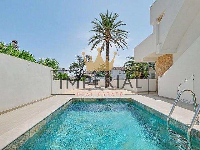 Piso en venta en calle Badia, Castelló d´Empúries, de 81 m² 3 habitaciones por 480.000