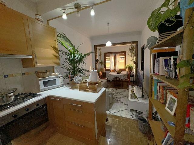 Piso en venta en calle Baixada de Briz, Barcelona, de 58 m² 3 habitaciones por 220.000 €