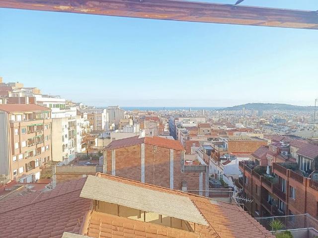 Piso en venta en calle Baixada de Briz, Barcelona, de 62 m² 3 habitaciones por 229.900 €