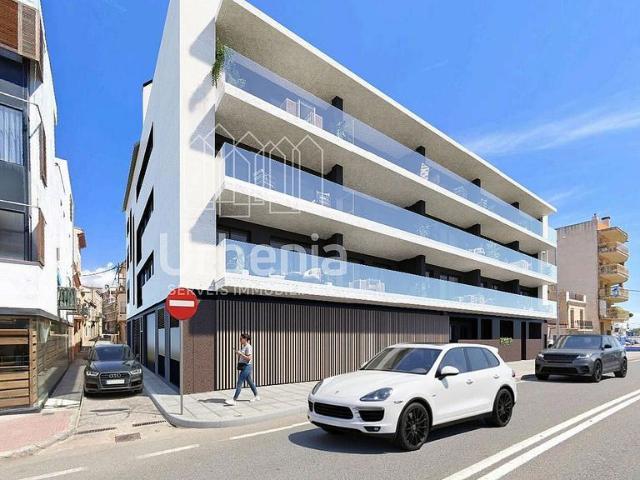 Piso en venta en calle Balmes, Canet de Mar, de 59 m² 2 habitaciones por 303.000