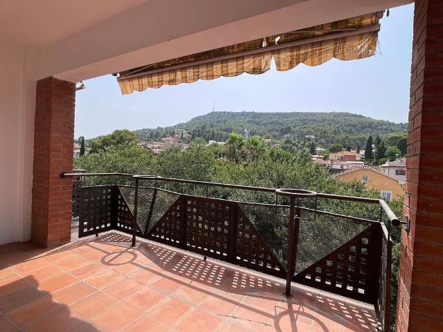 Piso en venta en calle Barcelona, Pallejà, de 98 m² 3 habitaciones por 320.000