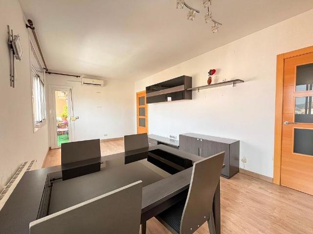 Piso en venta en calle Baygual, Sabadell, de 80 m² 3 habitaciones por 249.900