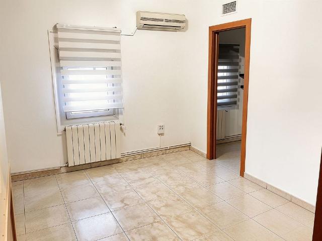 Piso en venta en calle Besòs, Montcada i Reixac, de 60 m² 3 habitaciones por 135.000