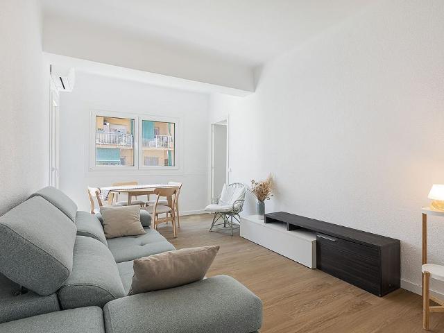 Piso en venta en calle Blanca de la, Hospitalet de Llobregat, L´, de 68 m² 3 habitaciones por 369.000