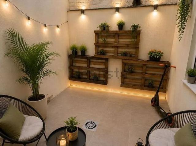 Piso en venta en calle Bòbiles, Hospitalet de Llobregat, L´, de 48 m² 2 habitaciones por 140.000