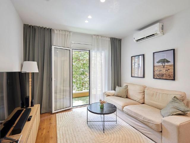 Piso en venta en calle Bolivia, Barcelona, de 94 m² 3 habitaciones por 540.000