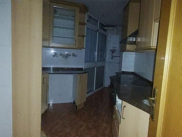 Piso en venta en calle Bonestar, Cornellà de Llobregat, de 63 m² 3 habitaciones por 167.085