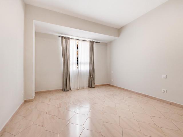 Piso en venta en Calle Castell de Benissanó, Nou Moles