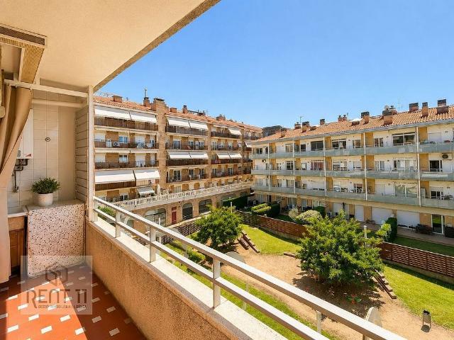 Piso en venta en calle Castell de Peralada, Girona, de 127 m² 4 habitaciones por 429.000