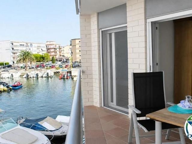 Piso en venta en calle Cap de la Gola, Roses, de 48 m² 3 habitaciones por 169.000