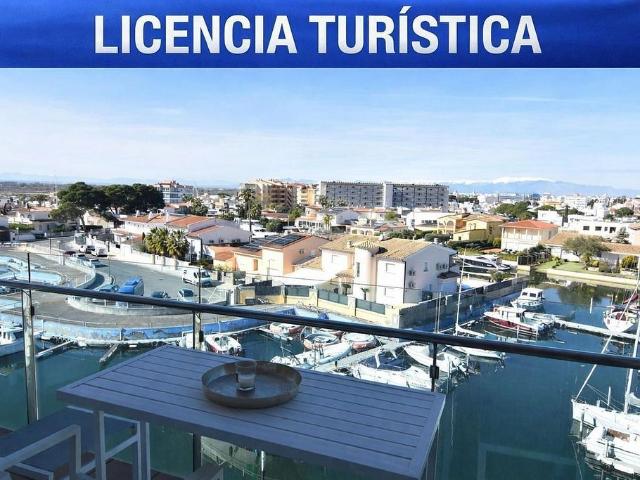 Piso en venta en calle Cap de la Gola, Roses, de 49 m² 2 habitaciones por 350.000