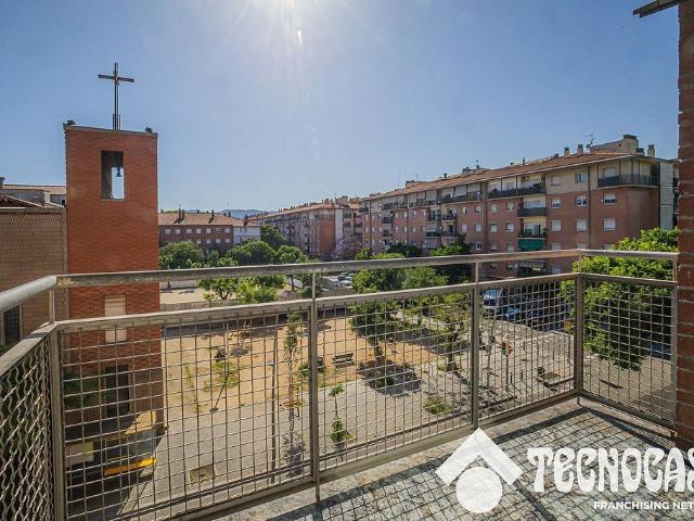 Piso en venta en calle Caracas, Barcelona, de 87 m² 3 habitaciones por 245.000