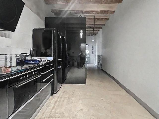 Piso en venta en calle Carretes, Barcelona, de 31 m² 1 habitación por 190.000