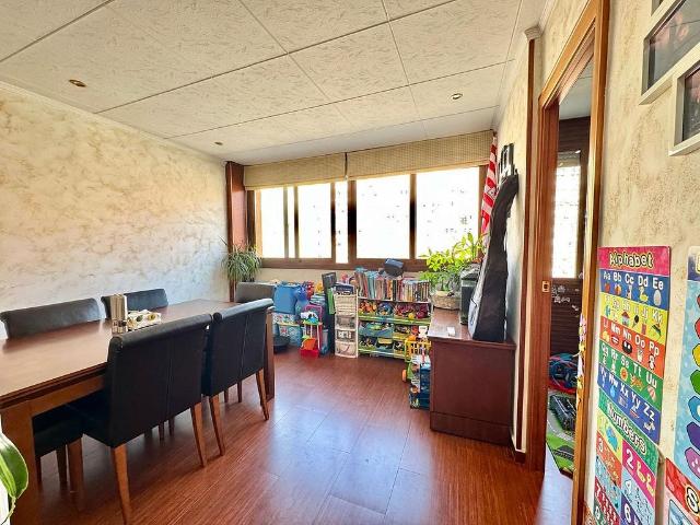 Piso en venta en calle CL Mare de Deu de Port, Barcelona, de 69 m² 2 habitaciones por 269.000