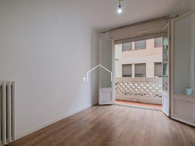 Piso en venta en calle Del Doctor Dou, Barcelona, de 84 m² 3 habitaciones por 375.000