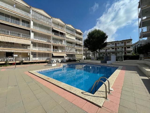 Piso en venta en calle CL Serafi Pitarra, Salou, de 43 m² 2 habitaciones por 139.000