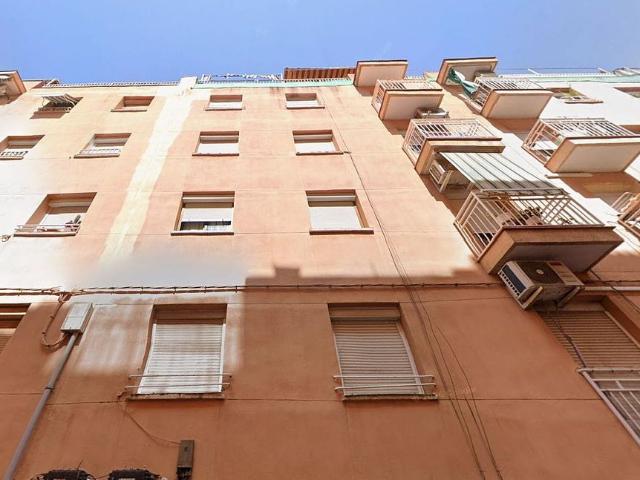 Piso en venta en calle Cooperativa, Hospitalet de Llobregat, L´, de 67 m² 3 habitaciones por 195.000