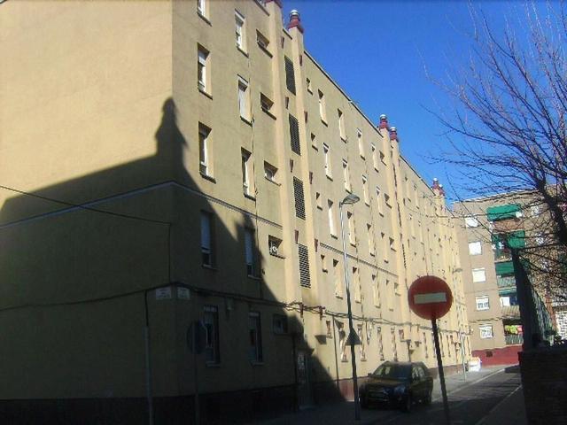 Piso en venta en calle Cosidores, Sabadell, de 72 m² 3 habitaciones por 72.100 €