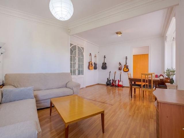 Piso en venta en calle Corts Catalanes, Barcelona, de 106 m² 4 habitaciones por 650.000
