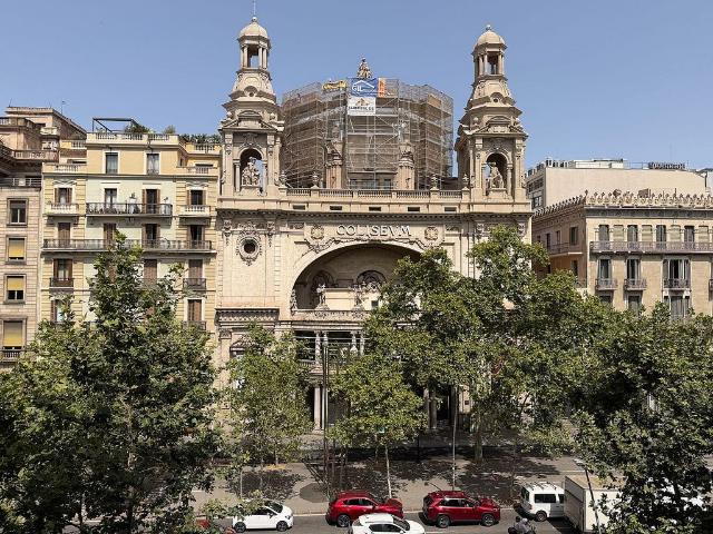 Piso en venta en calle Corts Catalanes, Barcelona, de 61 m² 2 habitaciones por 680.000